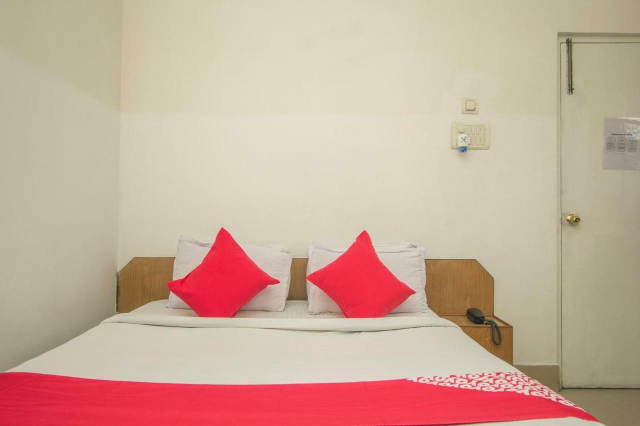 Hotel Nandanik Palace Falakata ภายนอก รูปภาพ