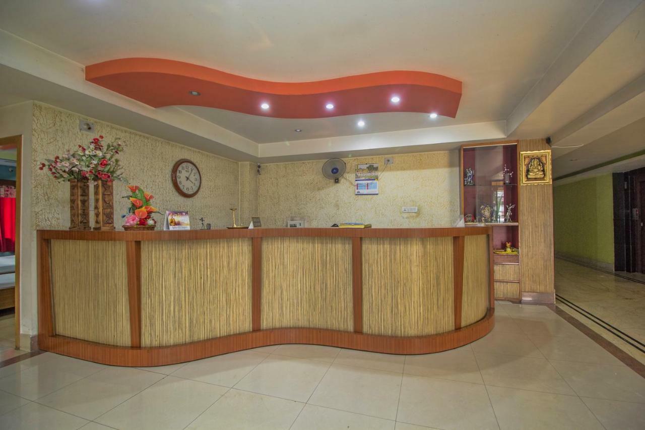 Hotel Nandanik Palace Falakata ภายนอก รูปภาพ