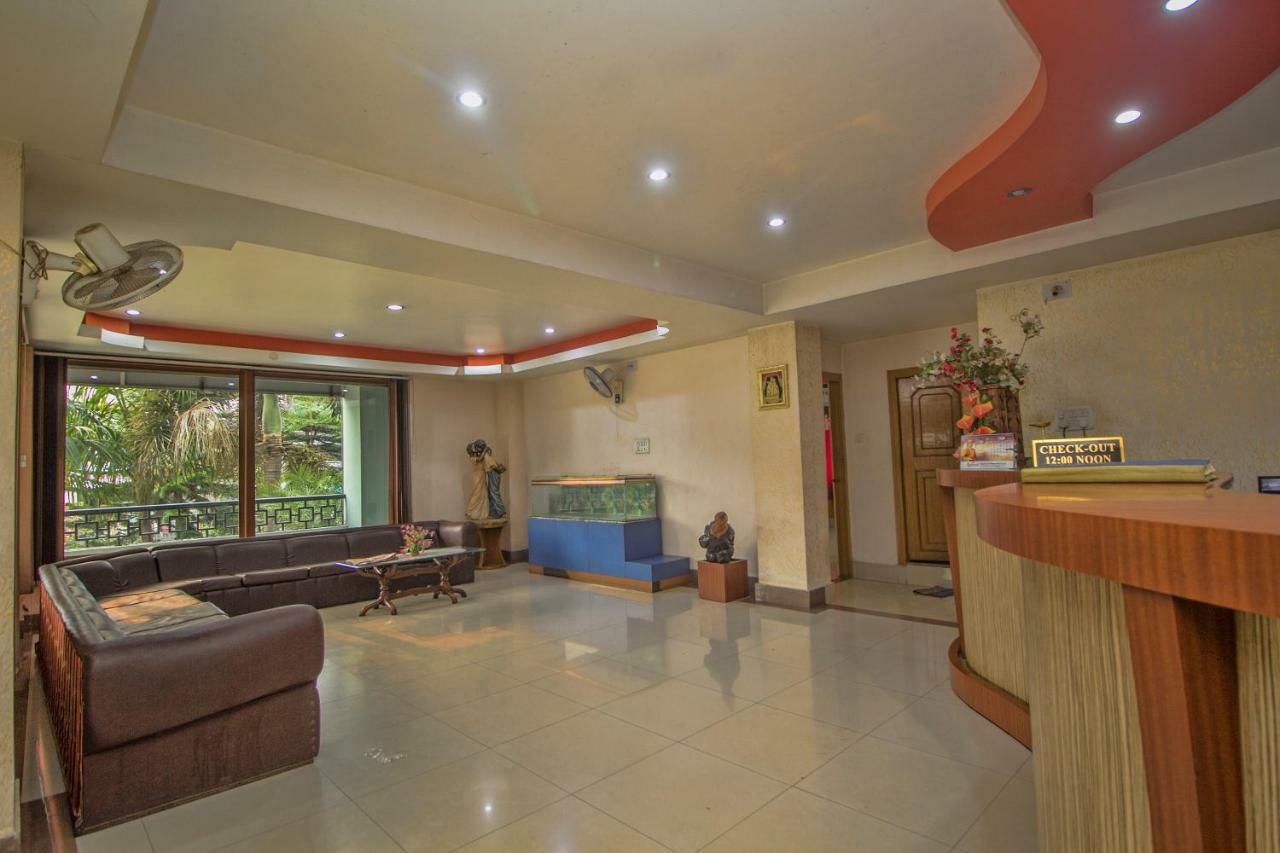 Hotel Nandanik Palace Falakata ภายนอก รูปภาพ
