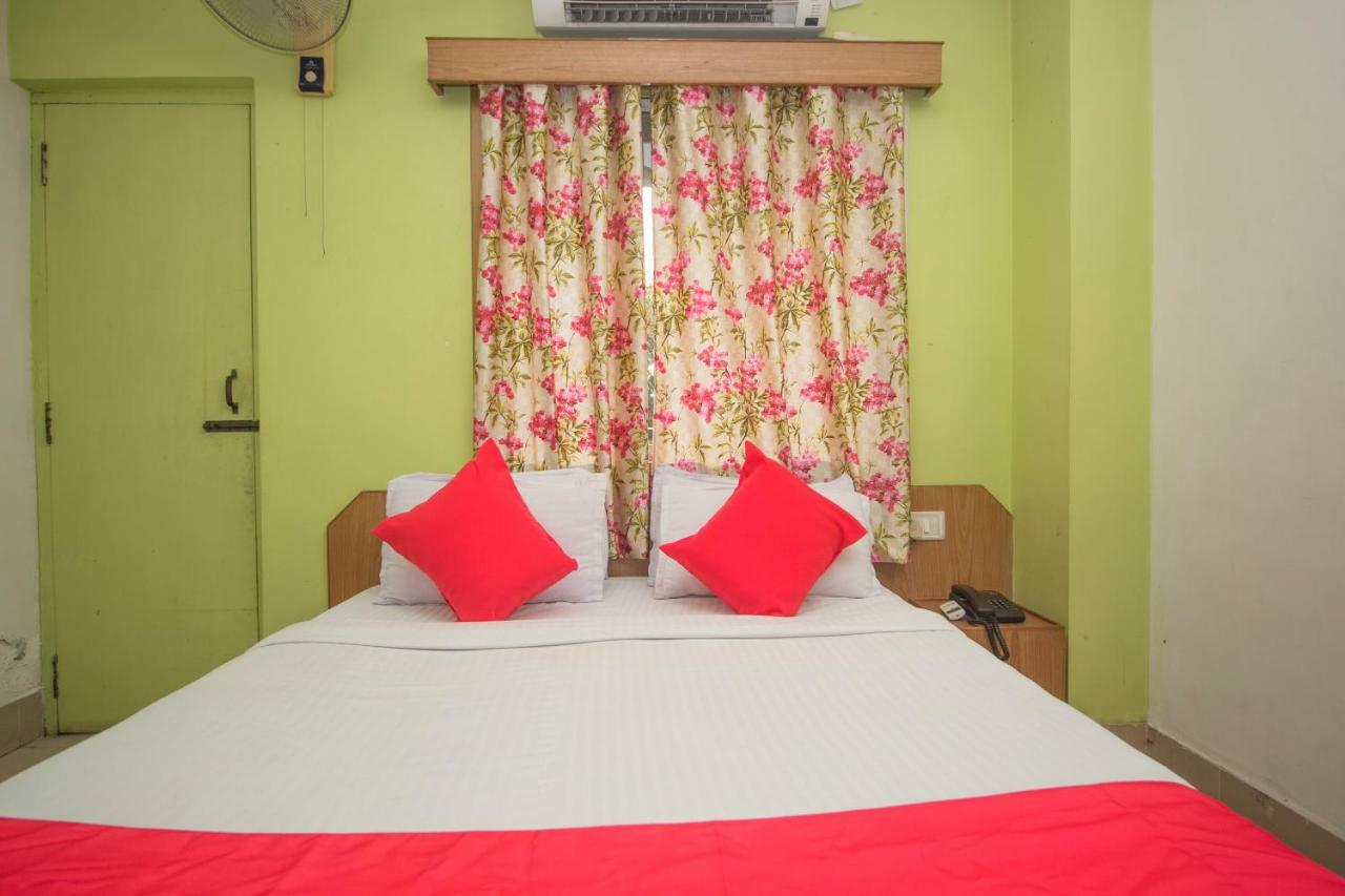 Hotel Nandanik Palace Falakata ภายนอก รูปภาพ
