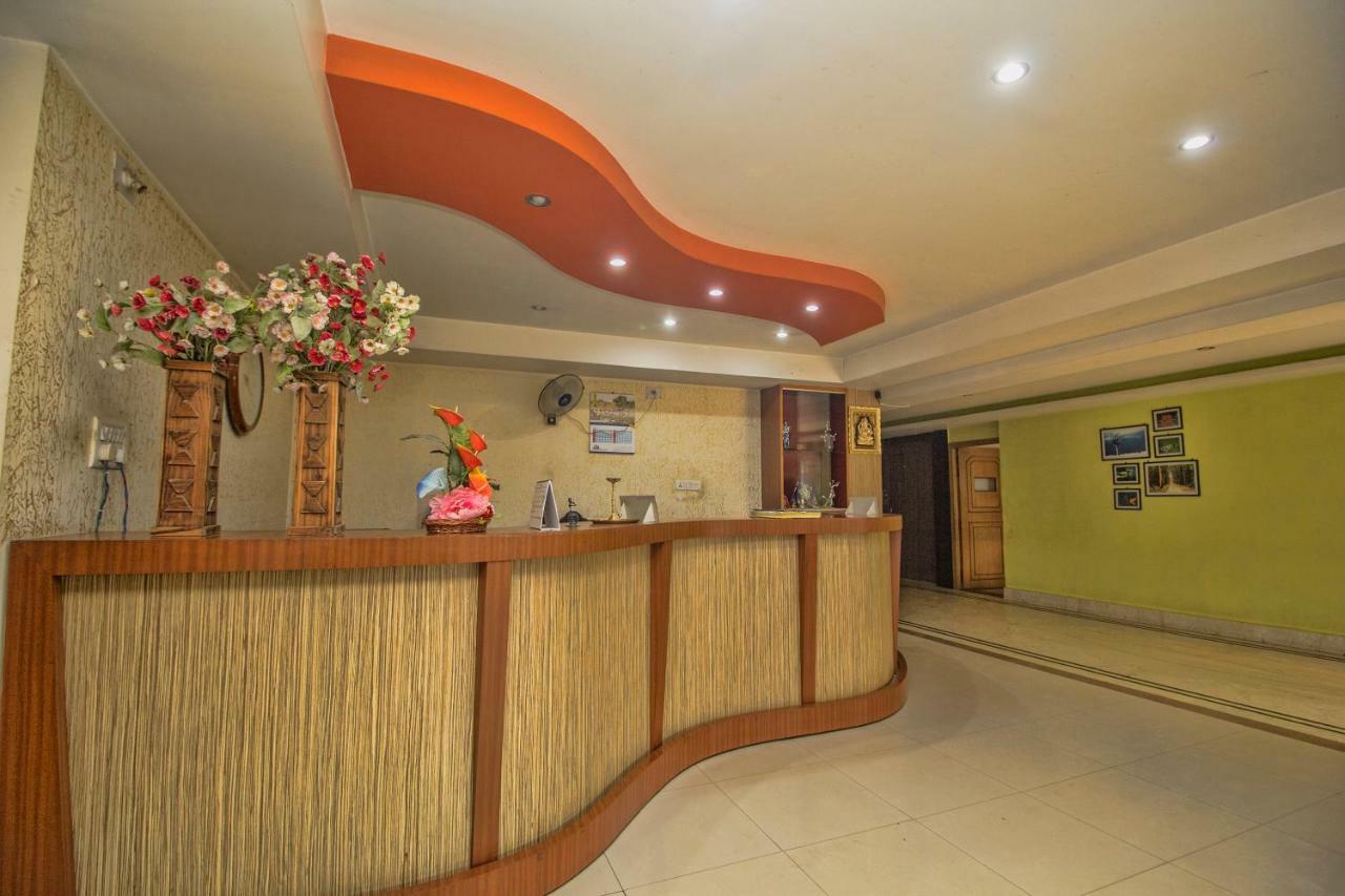 Hotel Nandanik Palace Falakata ภายนอก รูปภาพ