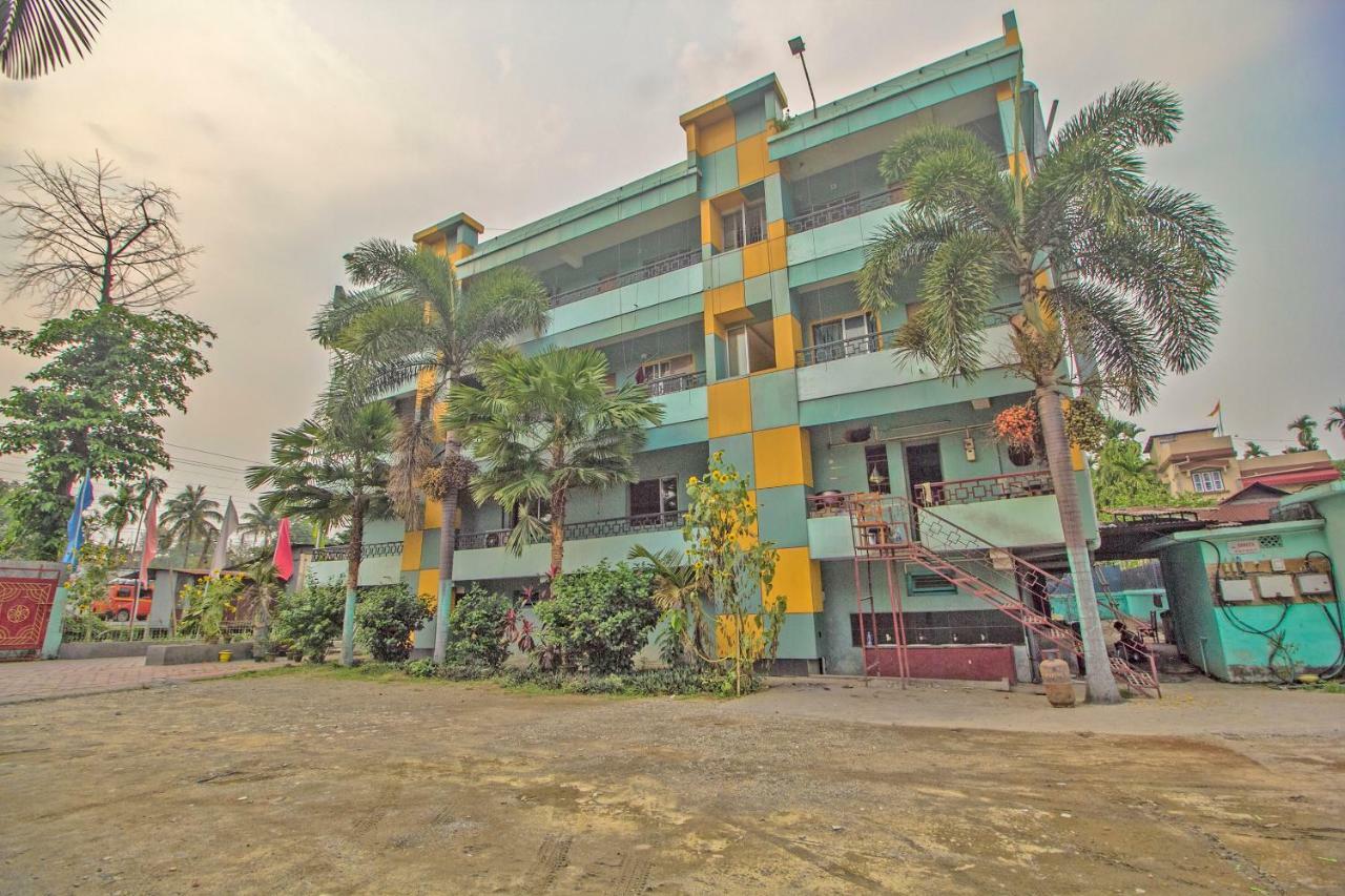 Hotel Nandanik Palace Falakata ภายนอก รูปภาพ