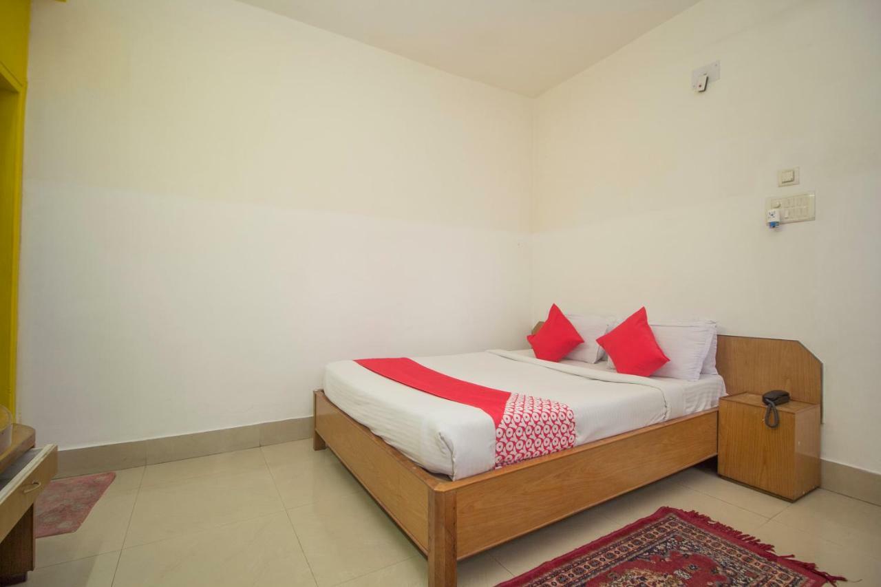 Hotel Nandanik Palace Falakata ภายนอก รูปภาพ