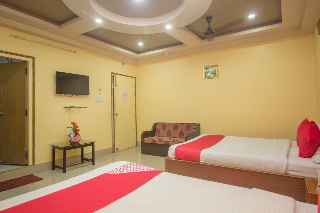 Hotel Nandanik Palace Falakata ภายนอก รูปภาพ